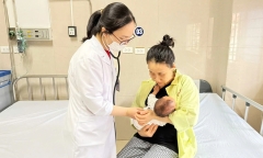 Bệnh nhi 1 tháng tuổi nhập viện, bác sĩ chẩn đoán ngộ độc thuốc phiện