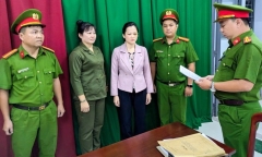 Hành hung khách hàng ở TP.HCM, bà chủ nha khoa Tuyết Chinh khai gì?