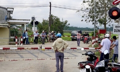Thông tin mới nhất vụ tàu hỏa tông ô tô làm 3 người thương vong ở Quảng Ngãi