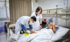 Thêm trường hợp dập nát bàn tay vì tự chế pháo: Bác sĩ đưa ra khuyến cáo