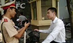 Tăng cường kiểm tra nồng độ cồn, giám sát xử lý nghiêm xe khách dừng đỗ trên cao tốc Hà Nội - Lào Cai