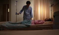 Cây Táo Nở Hoa tập 61: Bà Ích bỏ trốn khiến Ngọc không được phẫu thuật, Dư dần mất đi sự sống