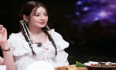 Chi Pu liên tiếp có những hoạt động sôi nổi sau hành trình 