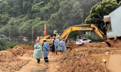 Truy tặng Huy hiệu 