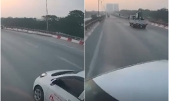 Clip: Chuyển làn đột ngột trước đầu xe tải, ô tô con bị đâm xoay ngang ở Hoàng Mai, Hà Nội