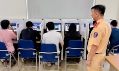 Từ 1/7: Bằng lái ô tô hết hạn dưới 30 ngày không phải thi lại lý thuyết