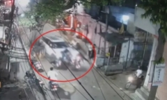 Clip: Kinh hãi tài xế say rượu lái ô tô lao vào đám đông, 10 người thương vong ở Ấn Độ