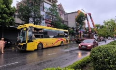 Tin tức tai nạn giao thông mới nhất ngày 19/7: Va chạm với xe ô tô, 1 người chết