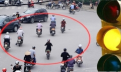 Gặp đèn vàng đi thế nào cho đúng?