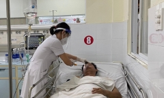 Tin tức đời sống ngày 7/8: Cấp cứu người đàn ông bị đột quỵ khi đang quét sân