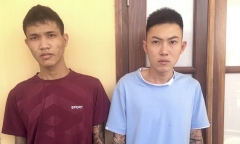 Tạm giữ hình sự 2 đối tượng dùng dao khống chế người đi đường cướp tài sản