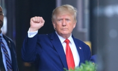 Cựu Tổng thống Trump tạm thoát nguy cơ bị tịch thu tài sản