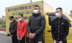Chậm đóng tiền lãi bị chủ nợ chặn xe, cướp tài sản 