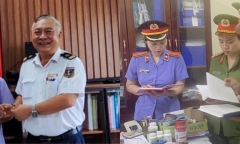 Bắt Giám đốc Cảng vụ Hàng hải Quảng Nam để điều tra hành vi tham ô tài sản