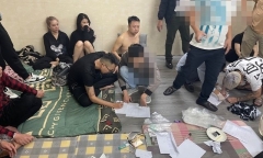 Công an lật tẩy bí mật trong căn nhà ở quận Tây Hồ lúc rạng sáng