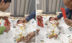 Ông bà nội cưng nựng cháu gái 3 ngày tuổi, tặng quà cực 