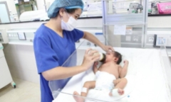 Tin tức đời sống ngày 24/9: Bé sơ sinh bị suy hô hấp nặng do mẹ bị sa dây rau