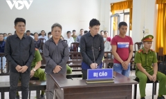Đưa tàu qua vùng biển nước ngoài đánh bắt trái phép, 4 ngư dân lĩnh 23 năm tù