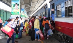 Các ga tàu, bến xe bắt đầu phục vụ hành khách Tết Nguyên đán