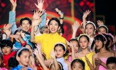 Siêu mẫu Xuân Lan tổ chức Gala Chào Xuân 2023 với hơn 600 mẫu thiết kế