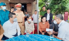 Vụ tai nạn 4 người tử vong ở Huế: Phút chốc vợ mất chồng, con mất cha