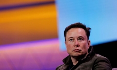 Con tỷ phú Elon Musk tìm cách đổi tên để cắt đứt quan hệ với cha