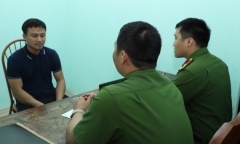 Khởi tố người đàn ông đấm công an rồi lên ô tô bỏ chạy