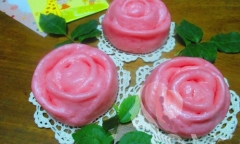 Giới trẻ Hà Nội xếp hàng dài, chọn mua bó hoa thiết kế riêng dịp 20/10