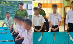Kiểm tra đột xuất, công an phát hiện học sinh đem dao đến trường giải quyết mâu thuẫn