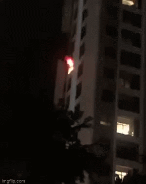 Hà Nội: Cháy căn hộ tại chung cư cao tầng sau màn bắn pháo hoa đêm Trung thu