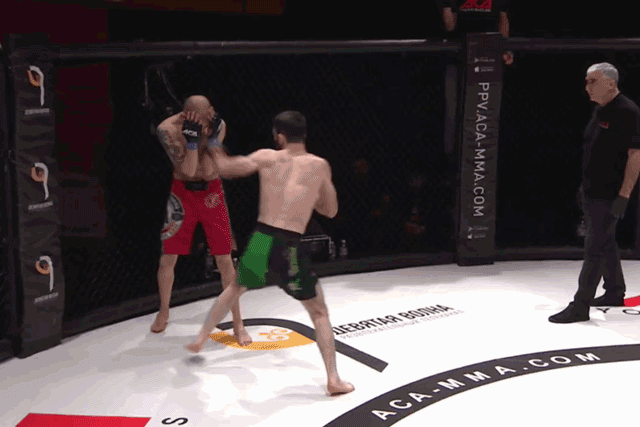 Video: Võ sĩ Nga tung đòn bẻ cổ, hạ knock-out đối thủ