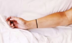 Người phụ nữ bị nhiễm trùng “đe dọa tính mạng” vì món đồ cực quen thuộc
