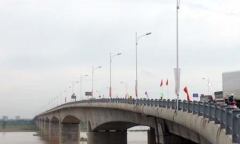 Bệnh nhân đột tử, thẩm mỹ viện vứt xác xuống sông Hồng