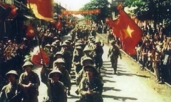 Bắn pháo hoa 10/10: Pháo hoa ngập trời, Hà Nội lung linh