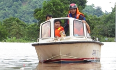 Tin tức cơn bão số 8 mới nhất: Dự báo đổ bộ vào tối mai (25/10), miền Trung mưa lớn trở lại