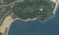 Mùng 1 Tết: Hàng ngàn người dân viếng mộ Đại tướng Võ Nguyên Giáp