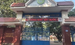 Đang đi học về, một học sinh lớp 10 bị đâm trọng thương