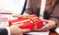 Hà Nội cấm biếu, tặng quà Tết cho lãnh đạo cấp trên dưới mọi hình thức
