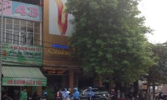 Nữ sinh nâng mũi khen 