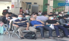 Người dân hối hả về quê nghỉ lễ Quốc Khánh dưới cái nắng gay gắt của Hà Nội