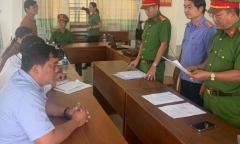 Bình Thuận: Bắt nguyên Chủ tịch, Kế toán xã nâng khống công trình, rút ruột ngân sách