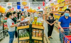 Thủ tướng yêu cầu kiểm soát giá hàng hóa, dịch vụ sau khi giá xăng dầu giảm mạnh