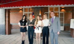 BLACKPINK dự sinh nhật Nữ hoàng Anh, hình ảnh cả nhóm khiến ai nấy