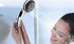 Đừng đi tắm nếu nghe tiếng động này, cố làm cẩn thận mất mạng