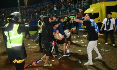 FIFA không phạt bóng đá Indonesia sau bạo loạn sân cỏ khiến ít nhất 125 người thiệt mạng