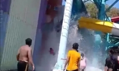 Máng trượt nước trong công viên bất ngờ đổ sập, diễn biến sau đó gây bàng hoàng