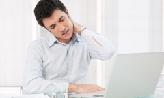 Thường xuyên đau mỏi vai gáy nhưng chủ quan, người đàn ông bàng hoàng khi được chẩn đoán ung thư gan