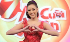 Hoa hậu Khánh Vân “xông đất” mùa 5 chương trình ‘7 nụ cười xuân’