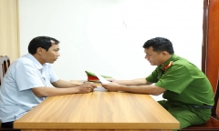 Hà Tĩnh: Bắt hai cựu kế toán trưởng của một xã để điều tra về tội lạm quyền