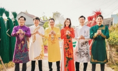 Lý Hải cùng dàn diễn viên 'Lật mặt: Tấm vé định mệnh' diện áo dài đón năm mới